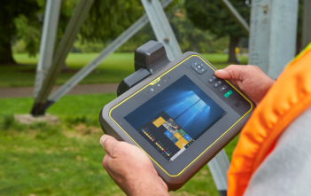 Rugged Trimble T7 tablet is built for flexibility in the field